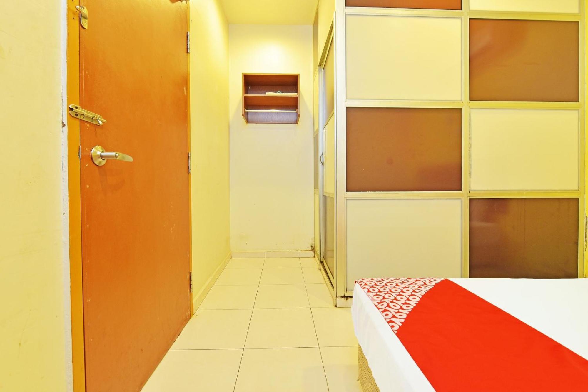 Oyo 582 Hotel Walk Inn Kampong Pasir Puteh  Exterior foto
